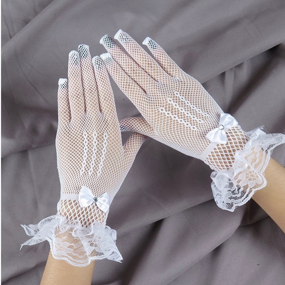 Short party wedding event women’s lacrosse gloves with a bow and lace - Picture 2 of 4